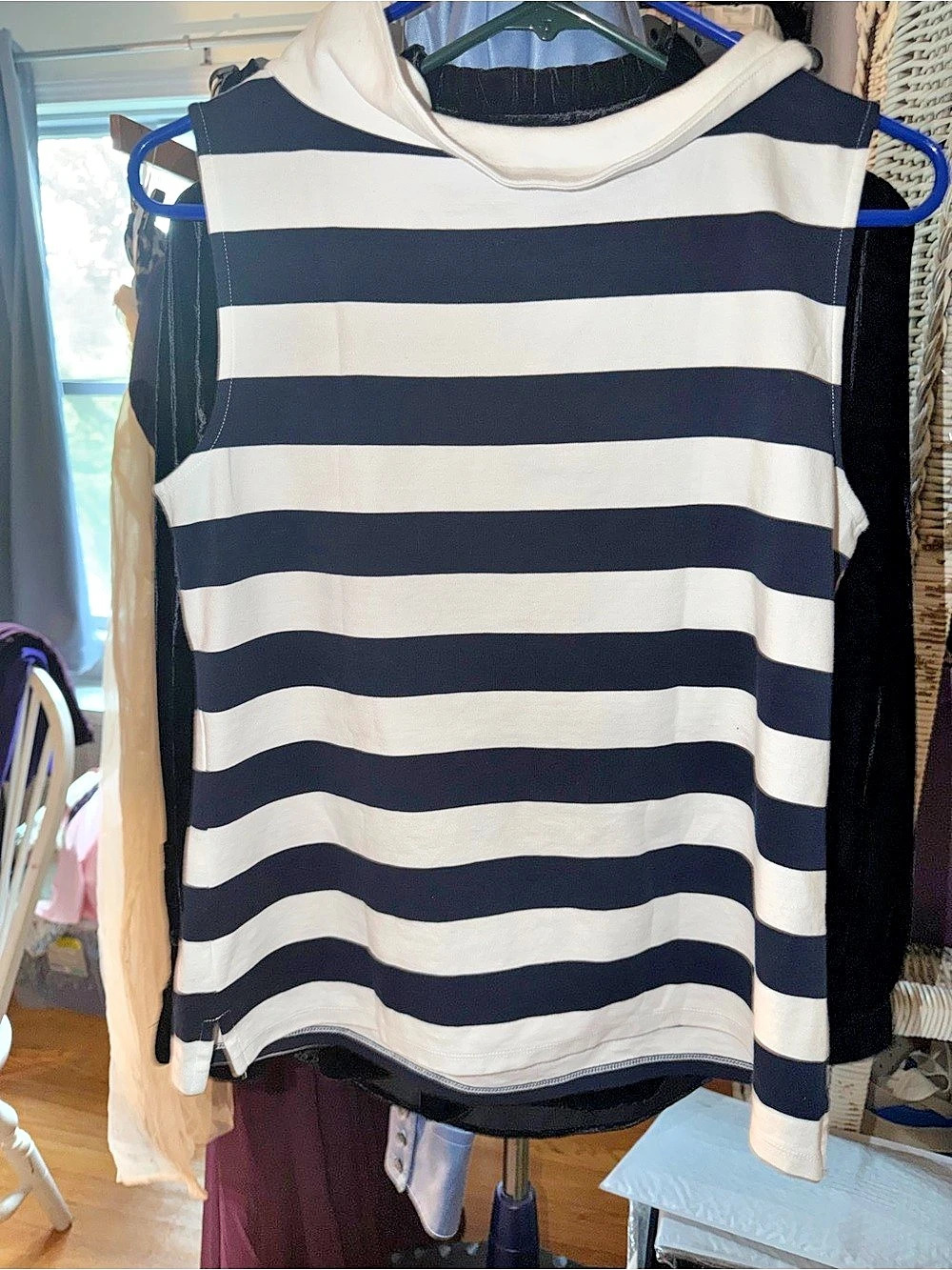 Talbots Striped Tank Top in Blue & White Size Medium